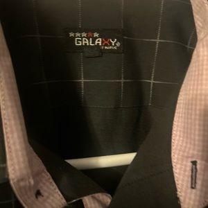 Men’s slim fit L And XL dress shirts with color pop caller and cuffs. New